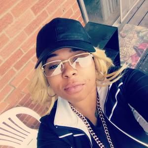 Meet your Posher, Vanessa